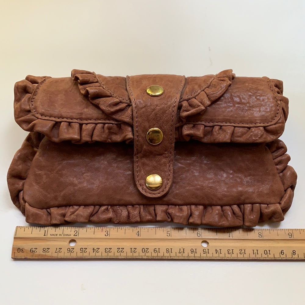 Brown clutch treesje